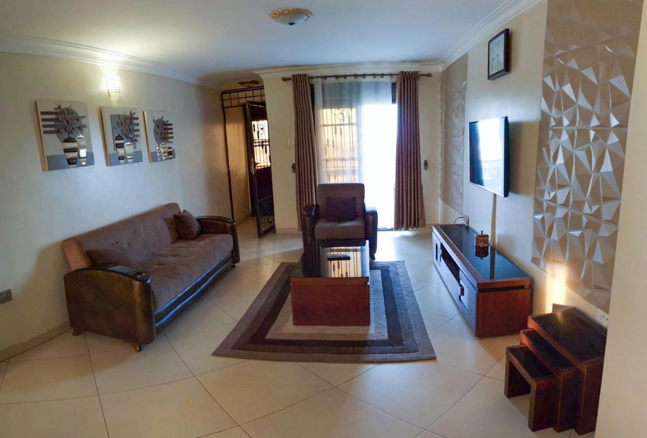 Eric Wilkins Aparthotel