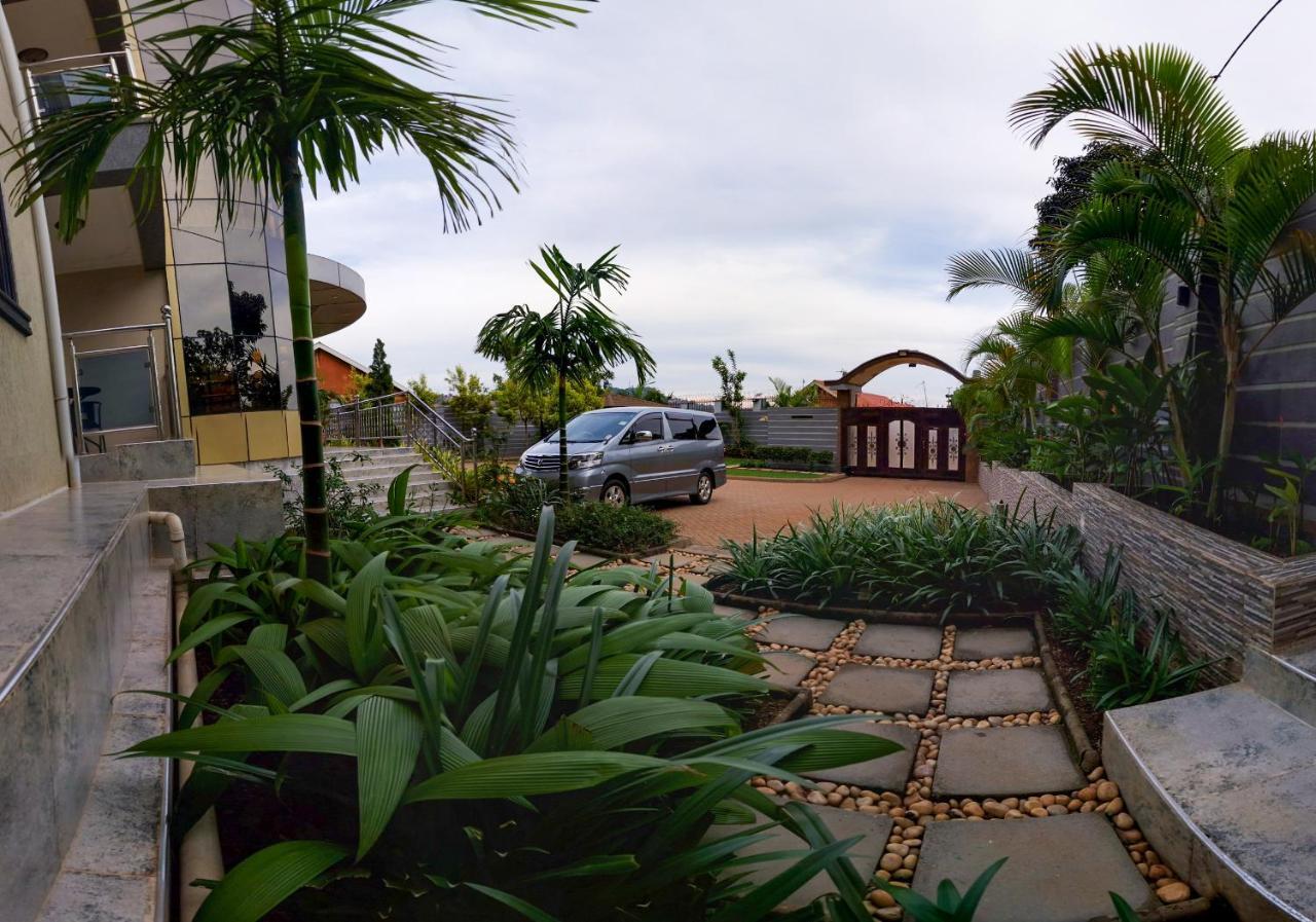 Aparthotel Eric Wilkins 3*