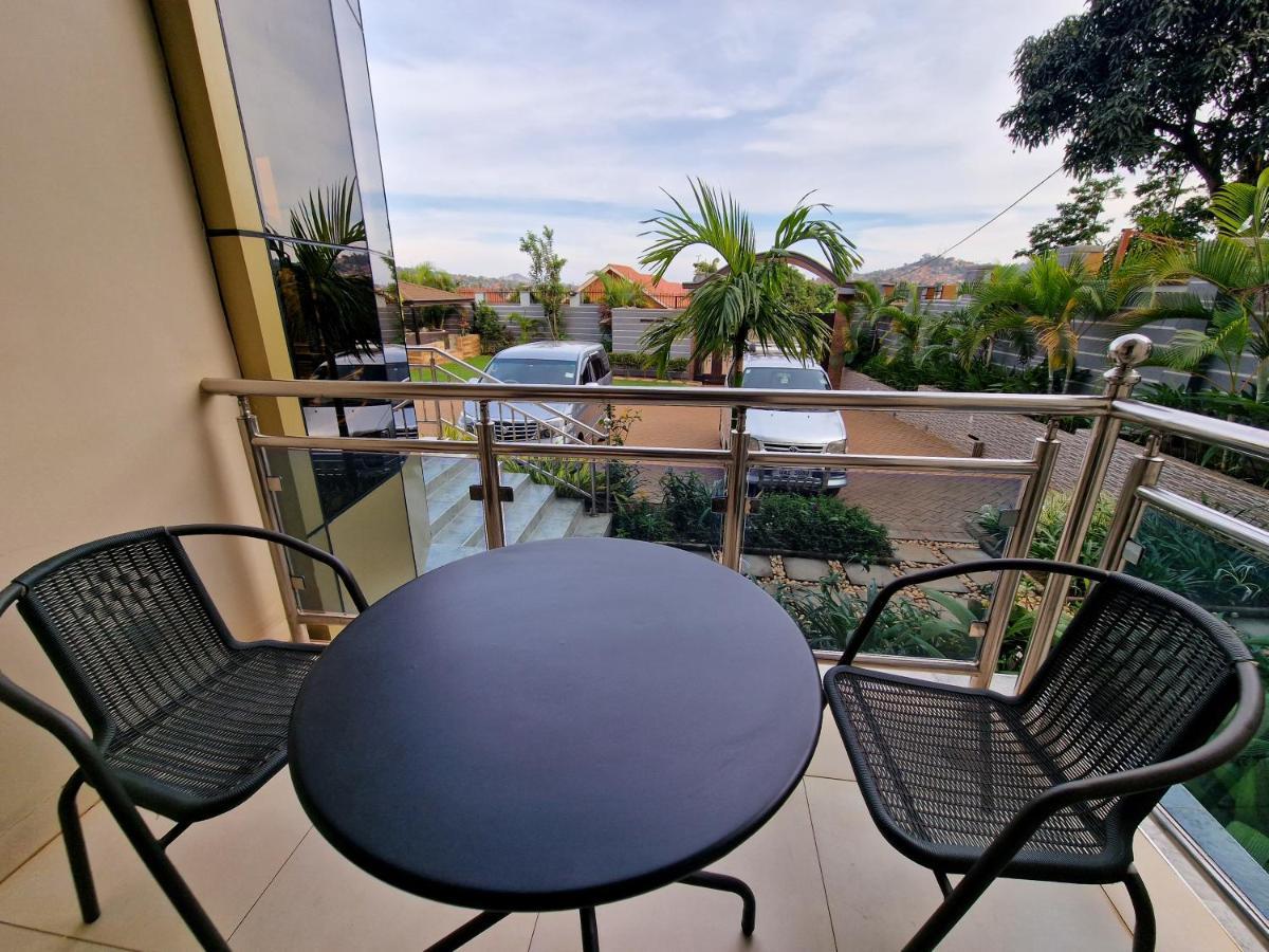 Aparthotel Eric Wilkins Lubowa