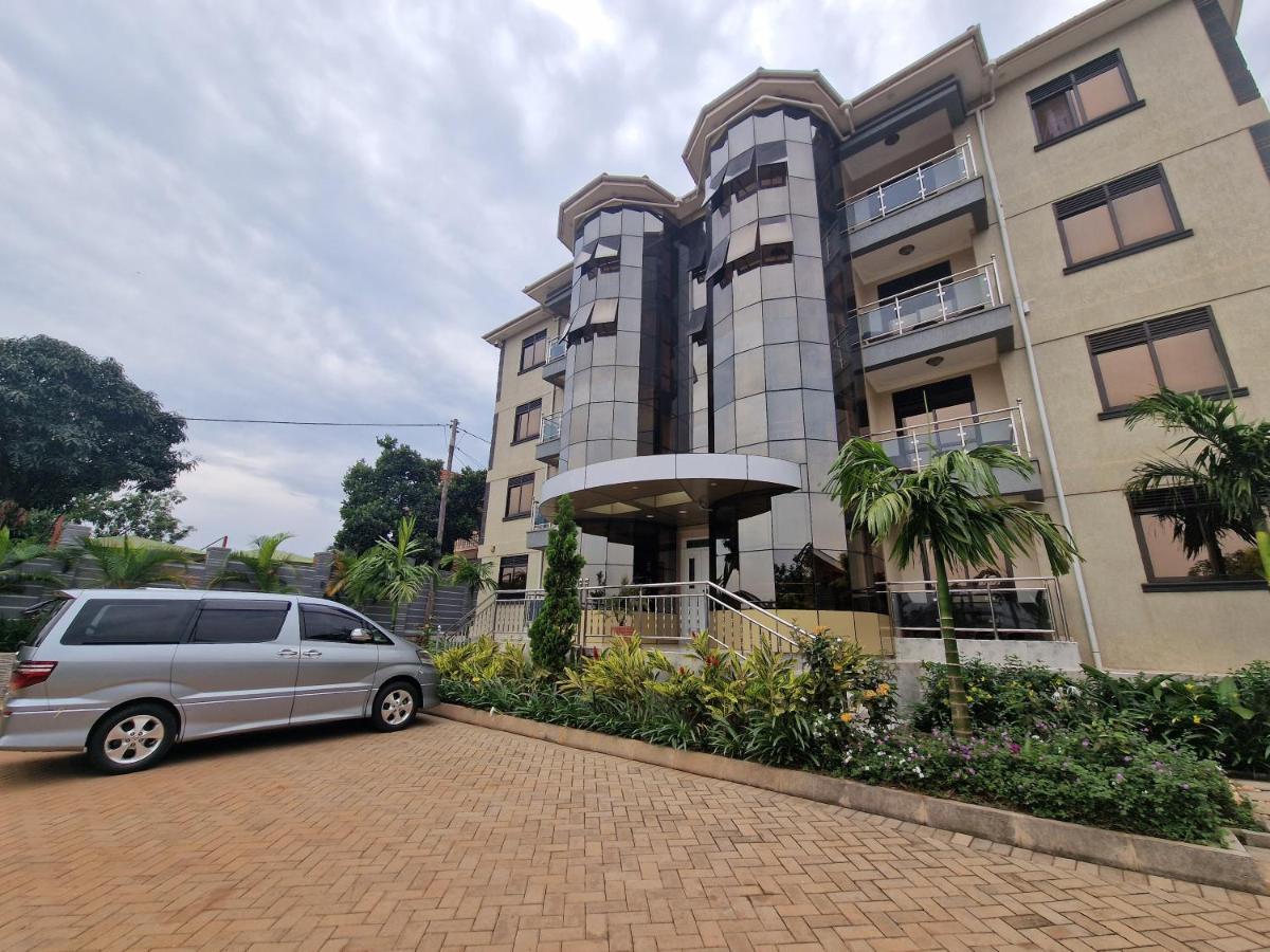Eric Wilkins Aparthotel 3*