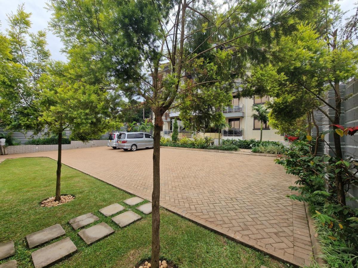 Eric Wilkins Aparthotel Lubowa
