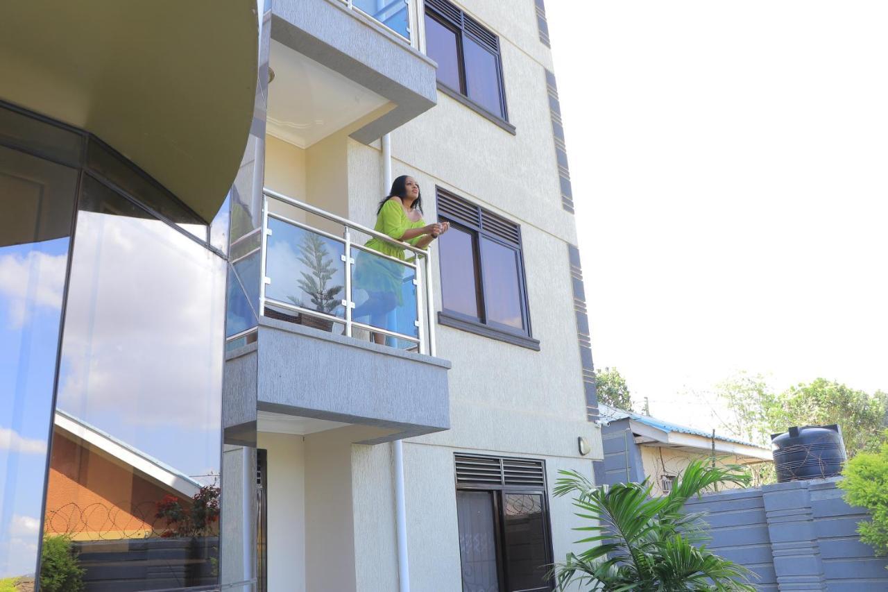 Eric Wilkins Aparthotel